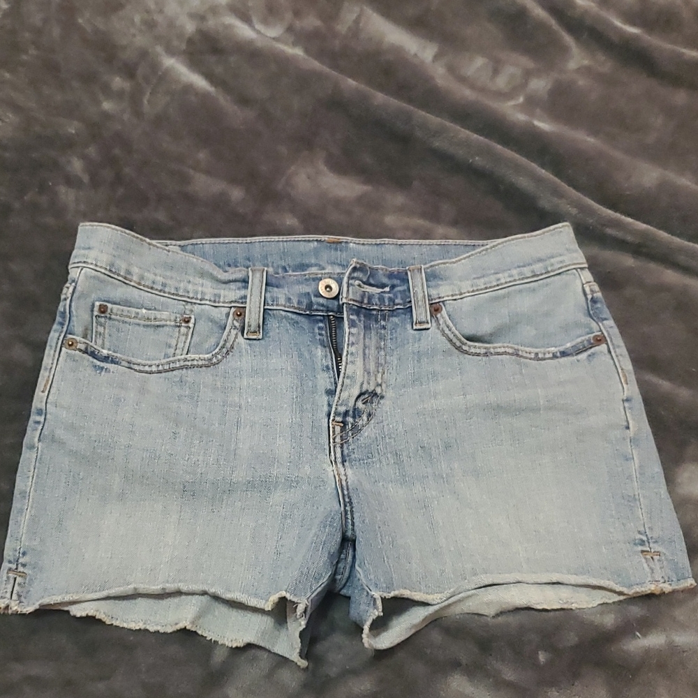 Levi size 4 cut off short EUC